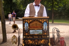 Barrel organ, Berlin-Tiergarten