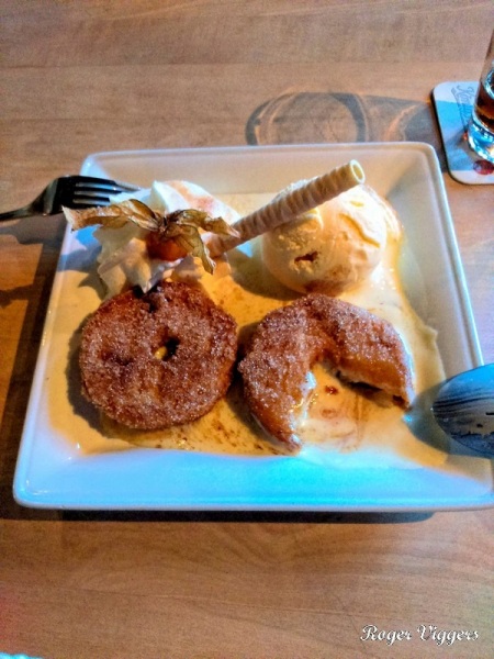 Apple rings in cinnamon